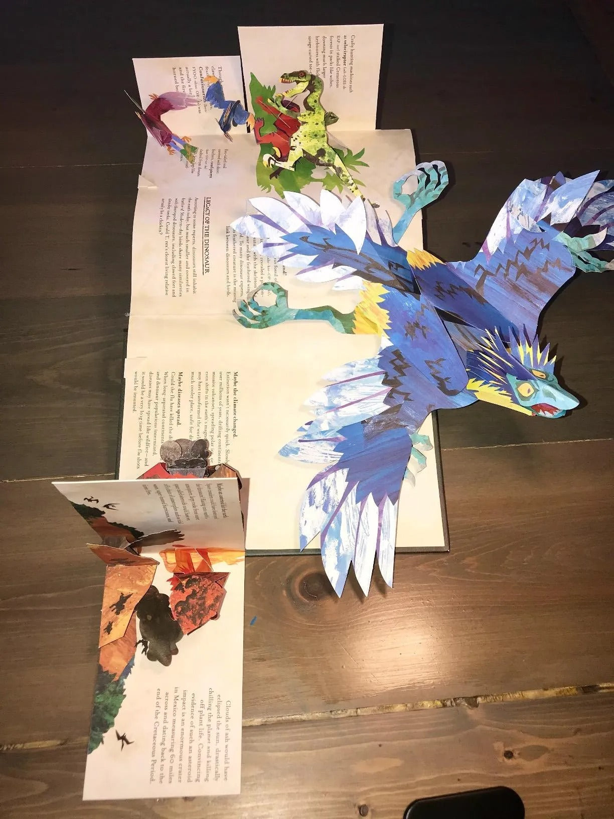 Livre Pop-Up Dinosaures 3D